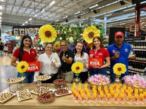 Aguardiente Tapa Roja celebró el día de las Madres con esas personas que valen oro